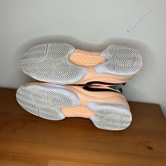 Women's  Tennis Nike Air Zoom Ultra React HC in Peach Size 8.5 - Picture 8 of 10